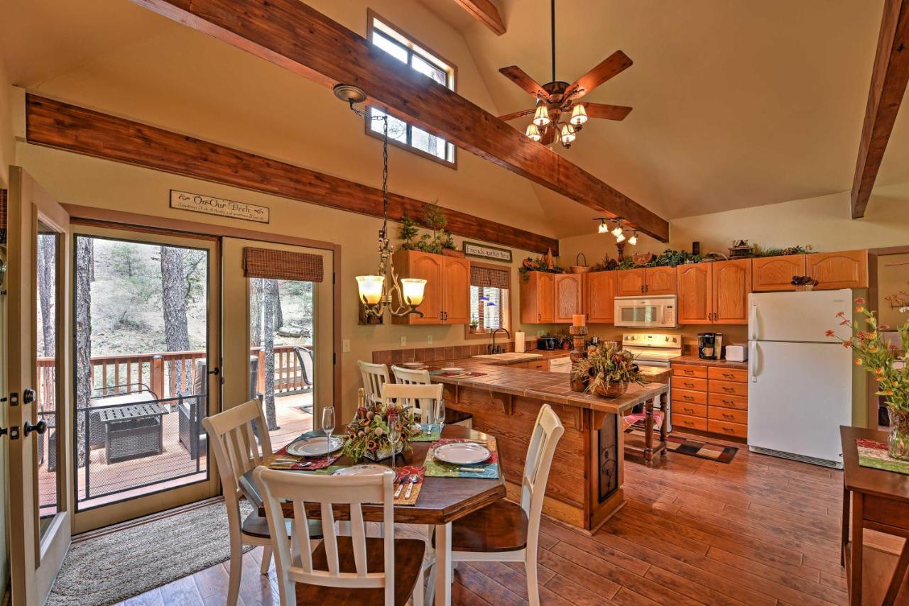 With Beautiful Forest Views And Deck! Holiday home Prescott