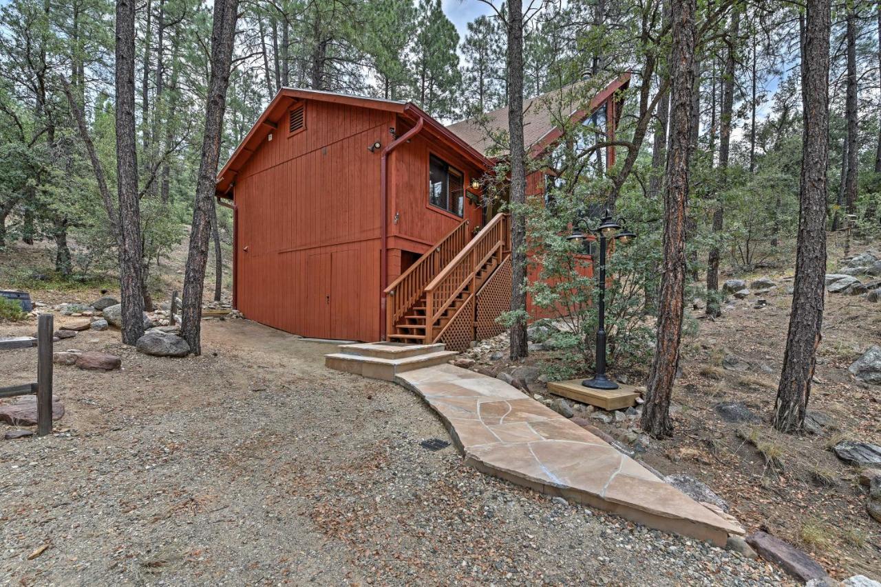 With Beautiful Forest Views And Deck! *